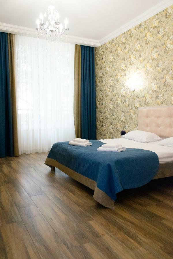 Apartment Barvy Lvova On Kostyushka St Exterior photo