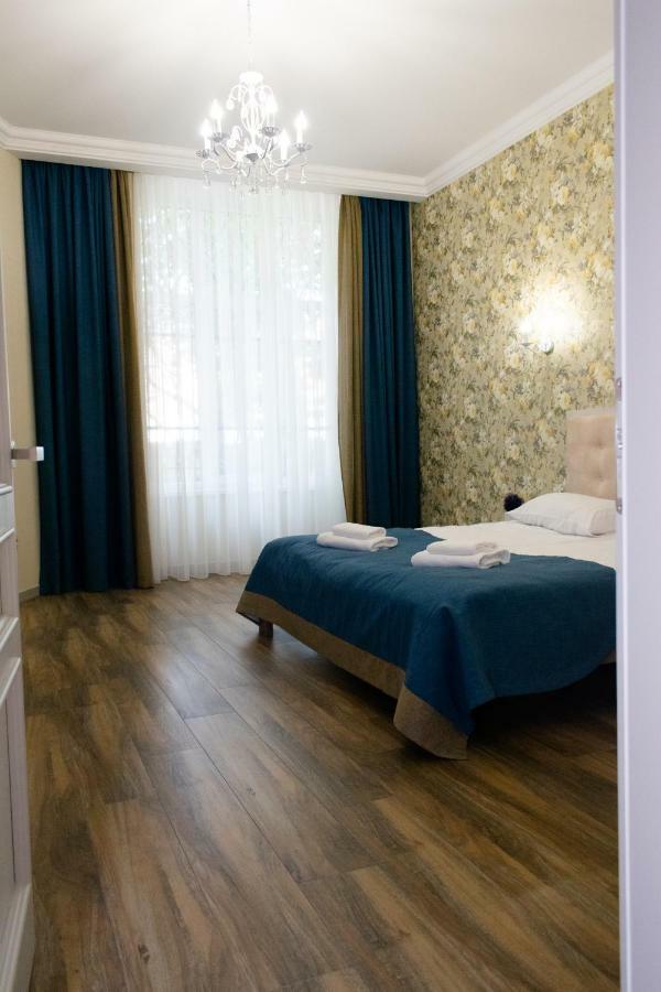 Apartment Barvy Lvova On Kostyushka St Exterior photo