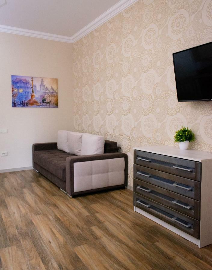 Apartment Barvy Lvova On Kostyushka St Exterior photo