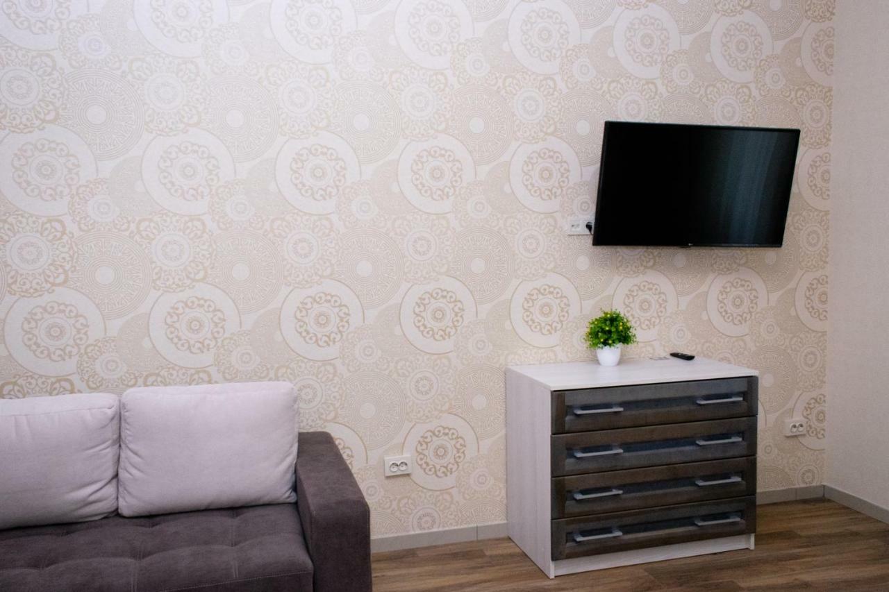 Apartment Barvy Lvova On Kostyushka St Exterior photo